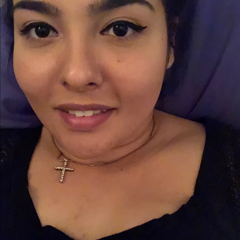 Meet your Posher, Alexis